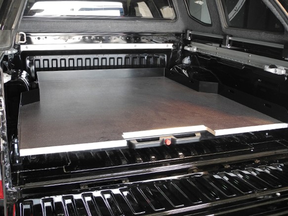 Nissan NP300 '16 DC Sliding tray Type III incl. mounting kit